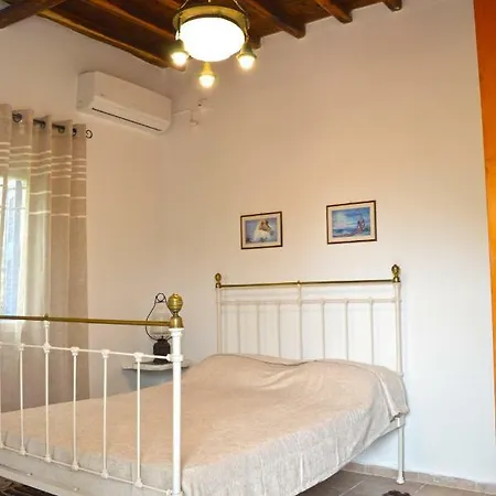 Traditional Cycladic House Syros Tatil Evi Liaropá